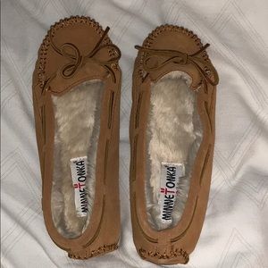 MinneTonka shoes!! Size 7. New